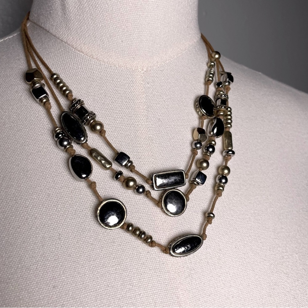 Chico’s Elegant Taupe and Silver 3 Strand Necklace 10”
Fall Neutral Monomchrome